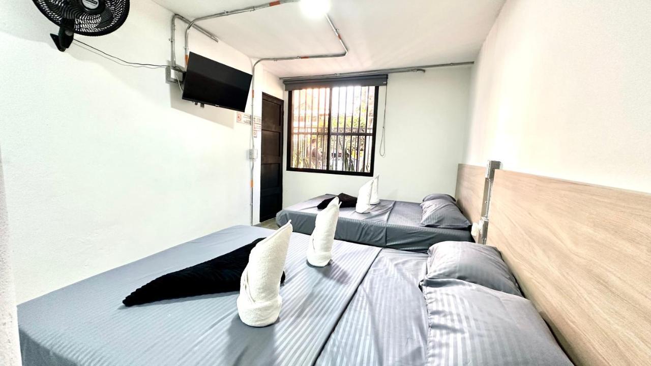Sinu Loft Aparthotel Меделин Екстериор снимка